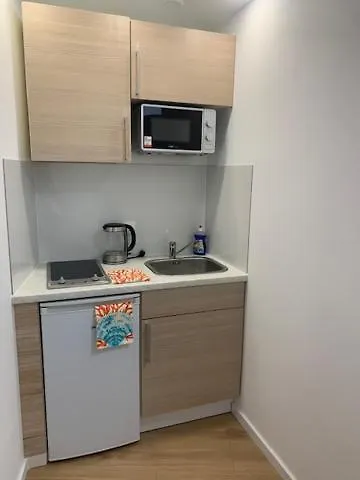 Sky Im Hotelturm Appartamento *